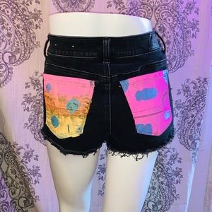 👑 UNIQUE NWOT LACE FRONT / PAINTED SHORTS — 4